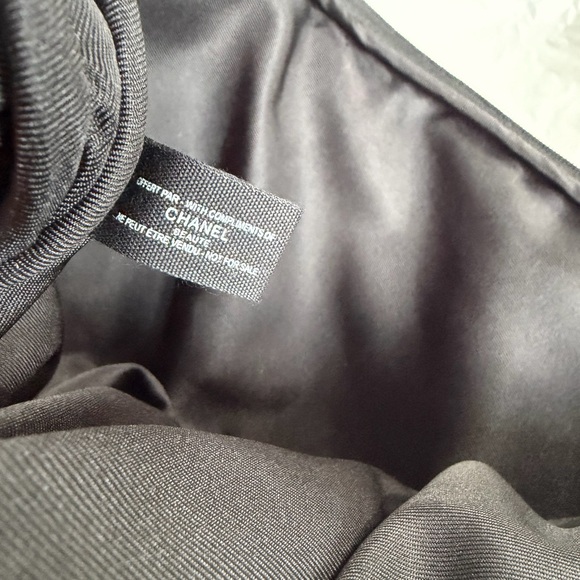 CHANEL Beaute Black Quilted Laptop Case - Picture 10 of 11